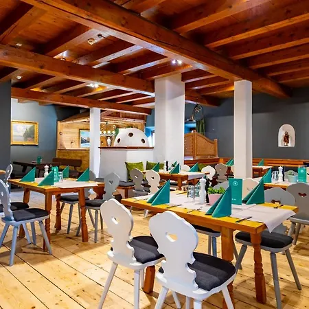 Bergmayr - Chiemgauer Alpenhotel ホテル 3*